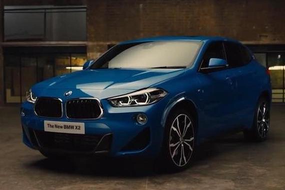 全新宝马X2来了，不用纠结三缸没鸡腿的X1了