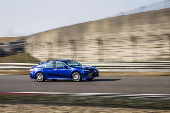 深度试驾|坐稳，感受第八代凯美瑞双生面孔的感官革命