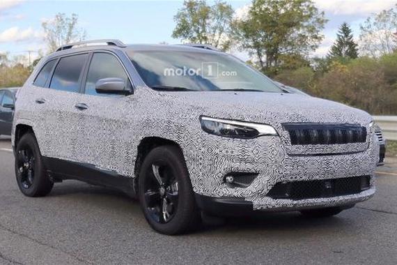 Jeep新款自由光谍照曝光 取消分体式大灯