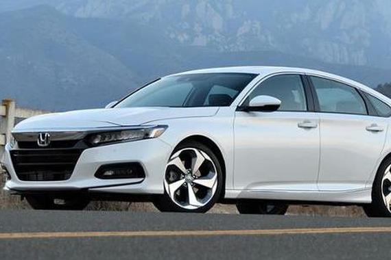 2018本田雅阁动感十足