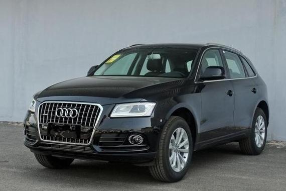 全新国产奥迪Q5L亮相4S店！售45万起，轴距长2.9米，还买啥宝马X5