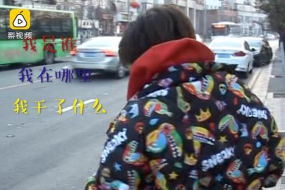 女司机突然失去意识 反道逆行怼轿车