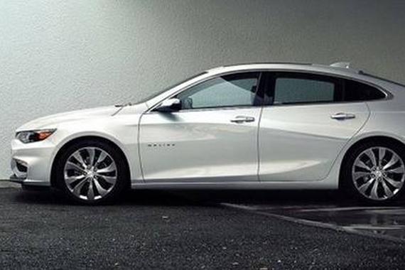 雅阁都买它好看，颜值控首选！就连车尾都美呆了