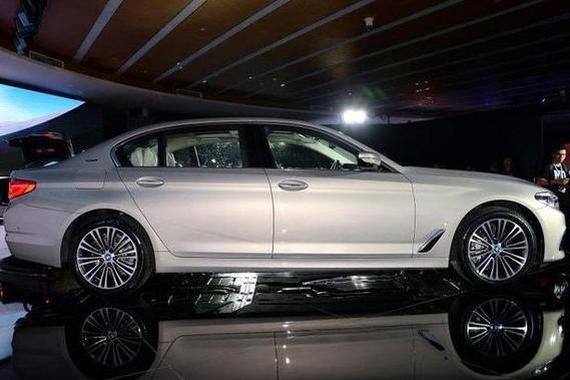 华晨宝马新530Le混动1月上市，油耗1.9L，领跑新能源！