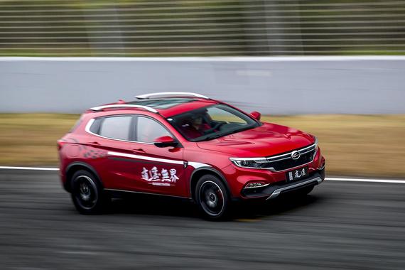 不做安静的美男子 赛道体验陆风逍遥