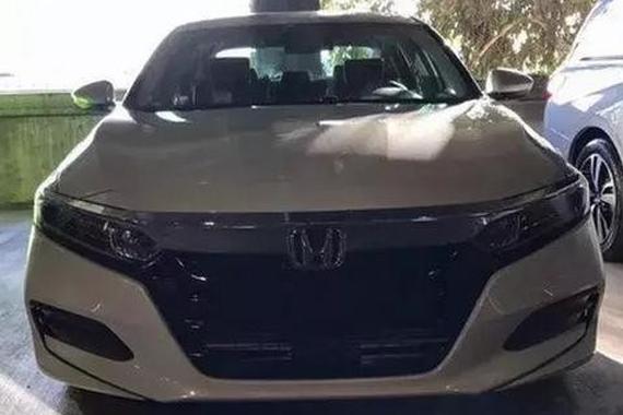 国产十代雅阁现身, 极具运动感, 10AT变速箱不见了