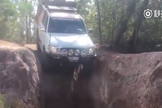 视频：碰到陡坡，才知道日产和丰田谁的性能更强悍！