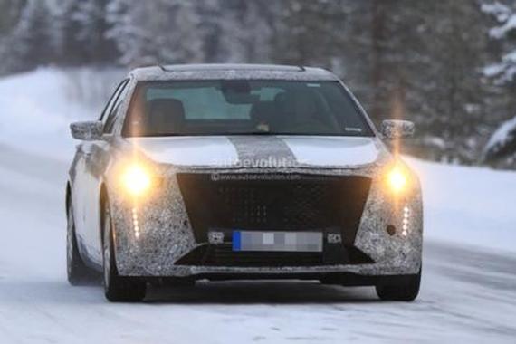 新款凯迪拉克CT6路试谍照曝光 或将下半年亮相