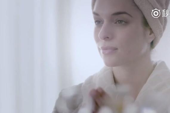 视频：奔驰——女人化妆 vs 男人爱车，同理：宁缺毋滥。