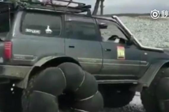 视频：改装成这样的话，在陆地上压到钉子怎么办？