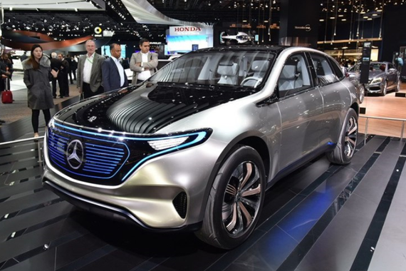 奔驰多款新车发布，首款纯电动SUV扭矩七百牛米，续航五百公里