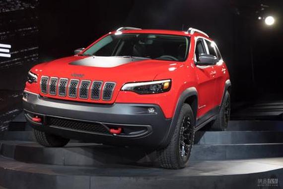 做完“双眼皮“变帅了 Jeep发布新款自由光