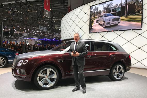 2018日内瓦车展：宾利添越插电混动版正式亮相