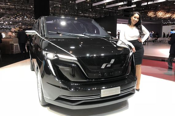 艾康尼克首款全电动MPV车型ICONIQ SEVEN欧洲首秀