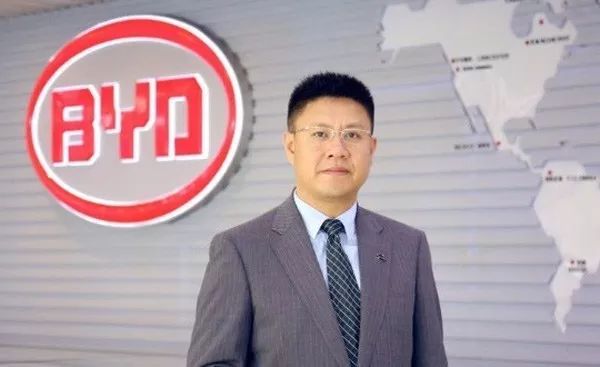 腾势老总_巨腾国际老总图片