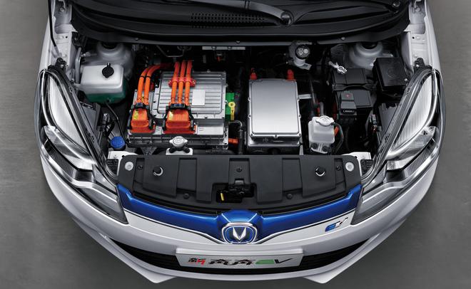 长安新奔奔EV260正式上市 售价7.28万元起