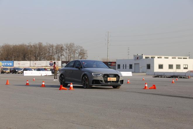 2018年度车车型介绍：奥迪RS3Limousine