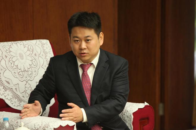 华泰汽车集团董事长张宏亮