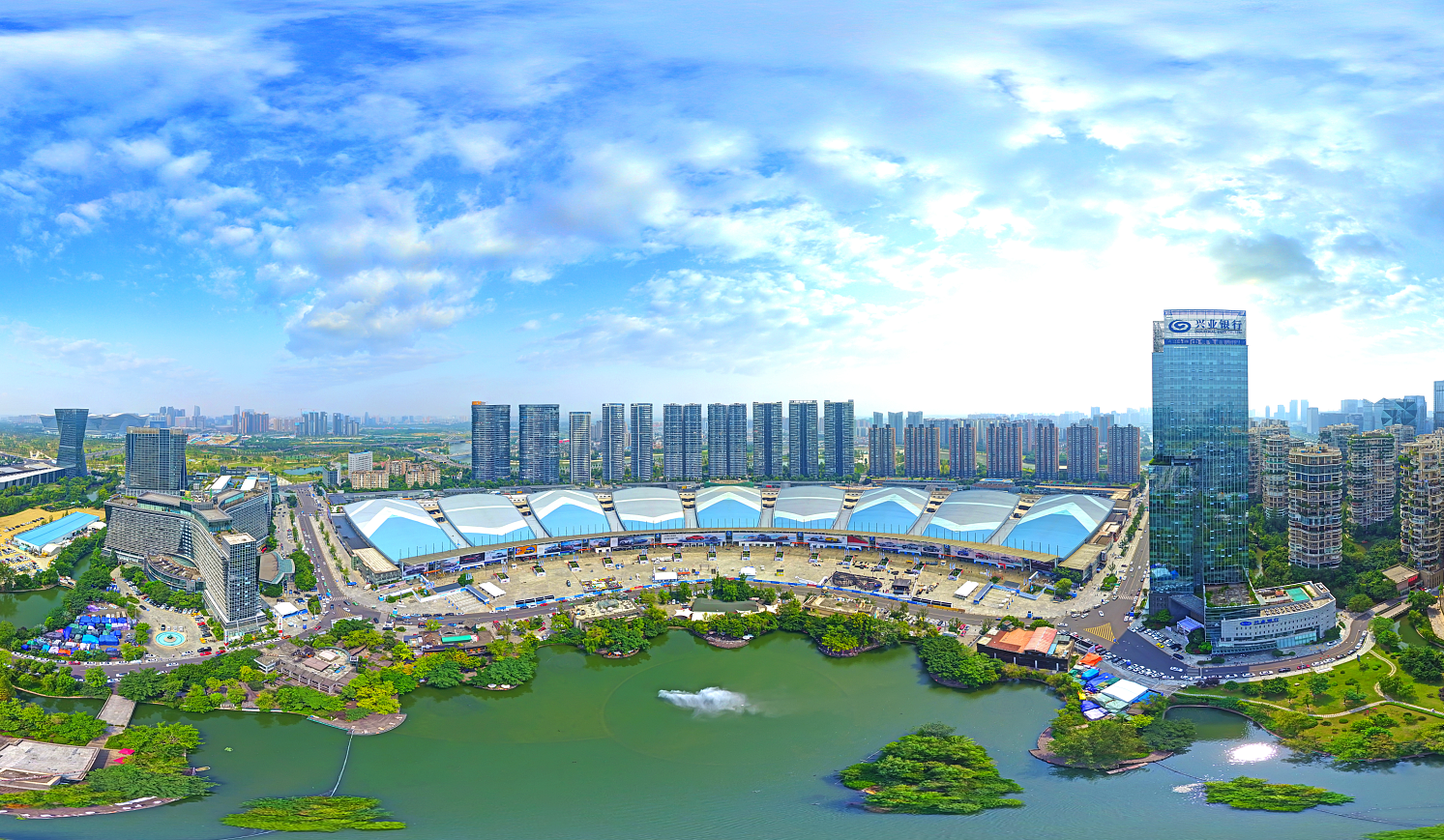 2018成都车展VR全景现场-新浪汽车