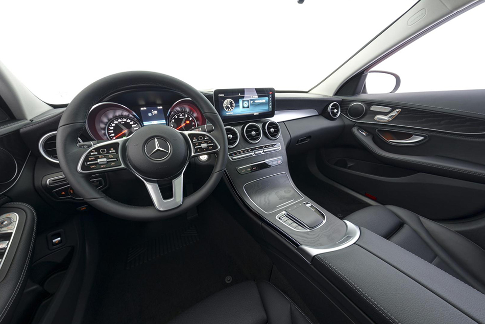 最新最全的“30-50万中型三厢车“资讯都在这里，不容错过