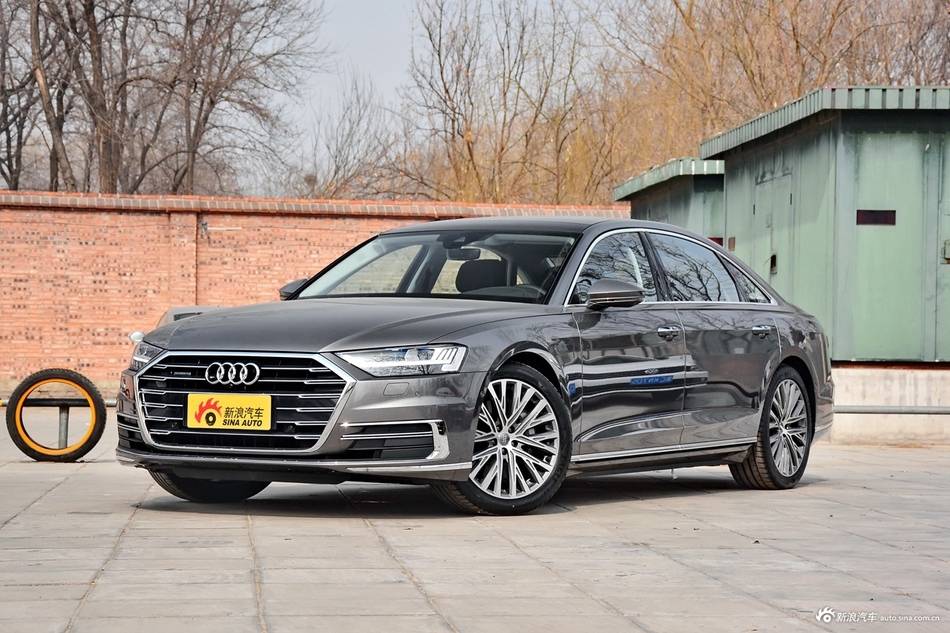 2018款奥迪A8L 3.0T自动55 TFSI quattro尊贵型