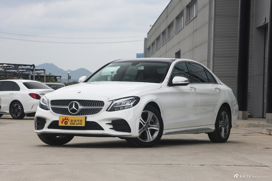 2019款奔驰C级改款C260L 2.0T自动运动版