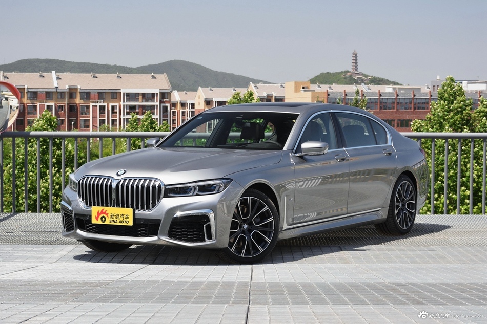 2019款宝马7系740Li 3.0T自动尊享型M运动套装