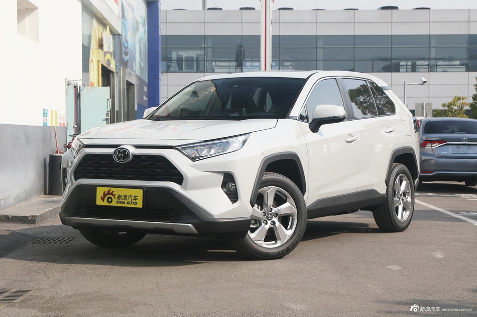 2020款RAV4荣放2.0L CVT两驱风尚版