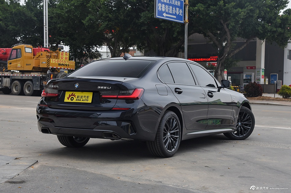 2020款宝马3系2.0T 325Li M运动曜夜版