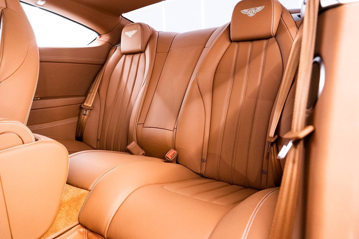 宾利欧陆 4.0T GT V8 S 标准版,欣赏一下