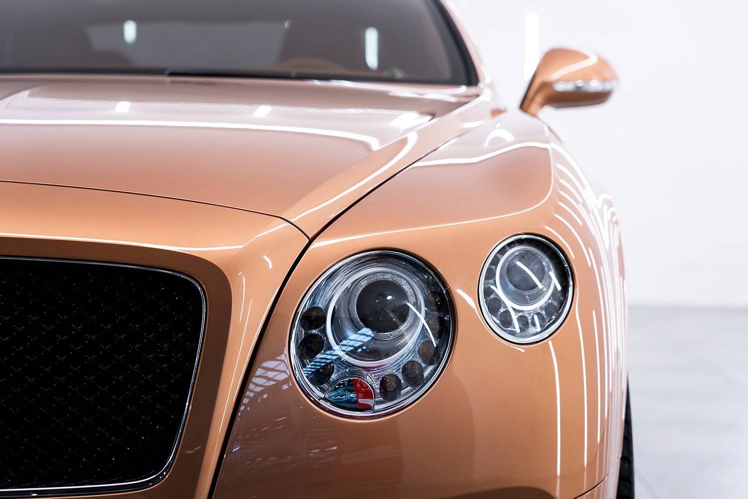 宾利欧陆 4.0T GT V8 S 标准版,欣赏一下