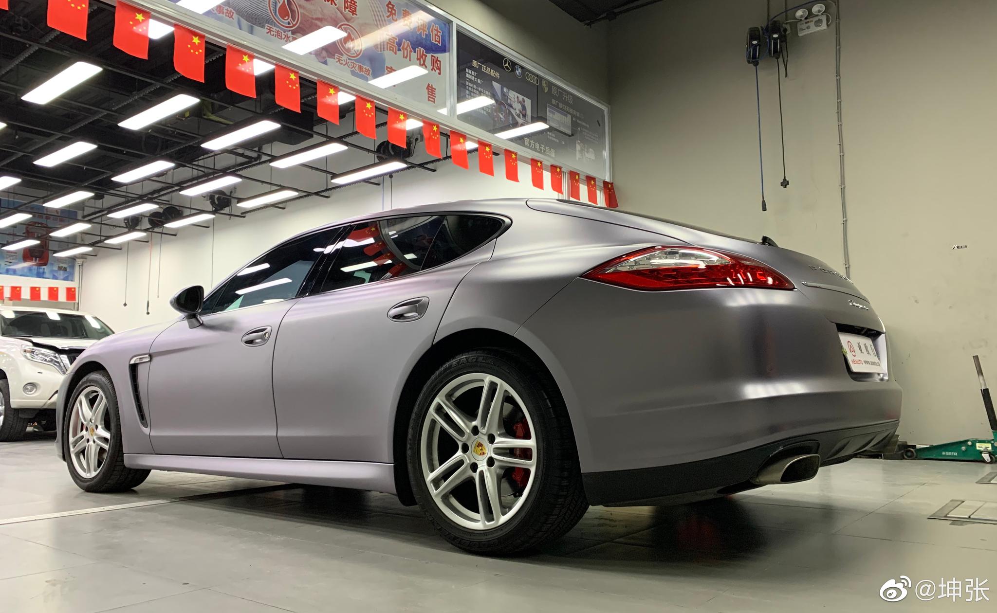 Panamera 4 整车改色膜/英国RG电光碳灰 卡钳喷漆/红
