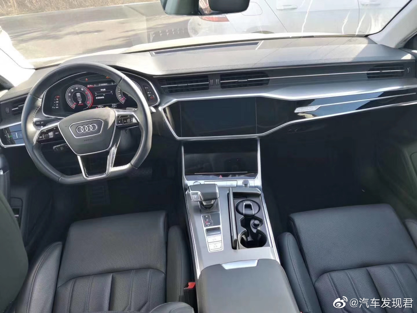 奥迪A7 55TFSI 3.0T四驱动感型加配版