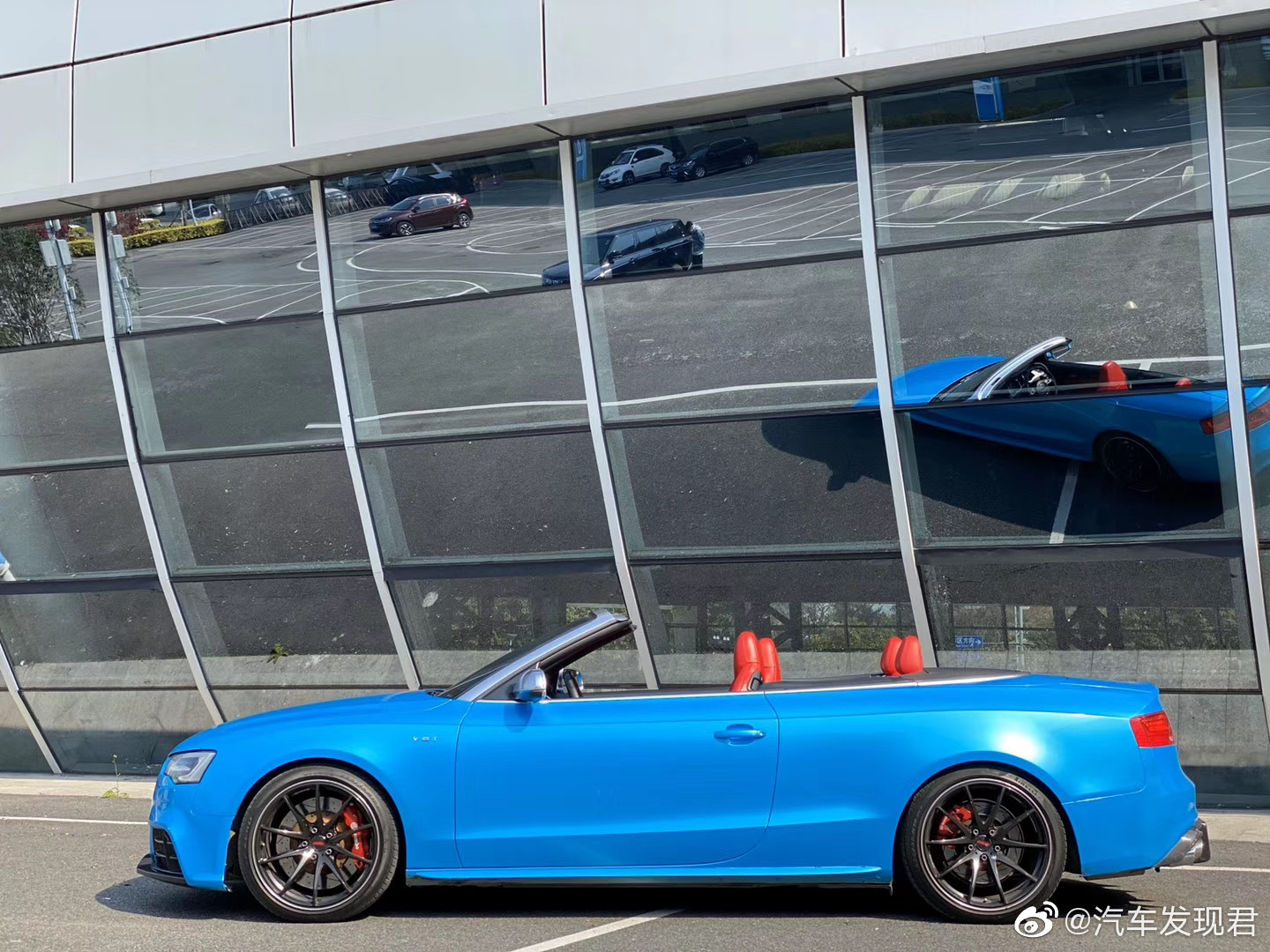 奥迪S5敞篷,3.0T原车白色贴冰淇淋蓝已变更 napa真皮红内