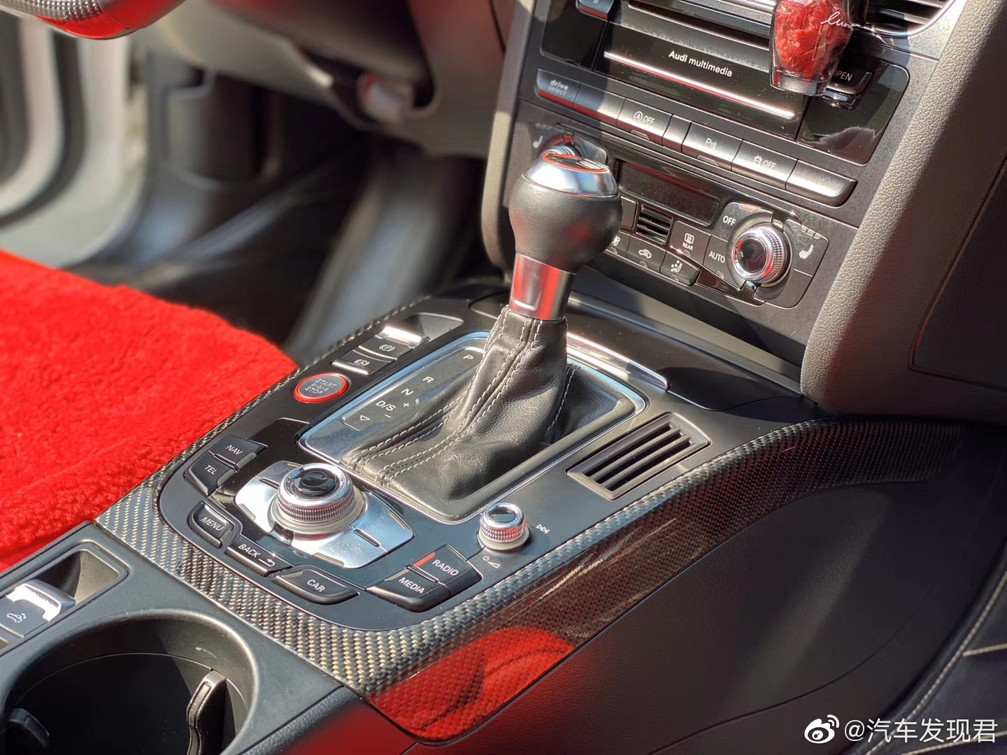 奥迪S5敞篷,3.0T原车白色贴冰淇淋蓝已变更 napa真皮红内