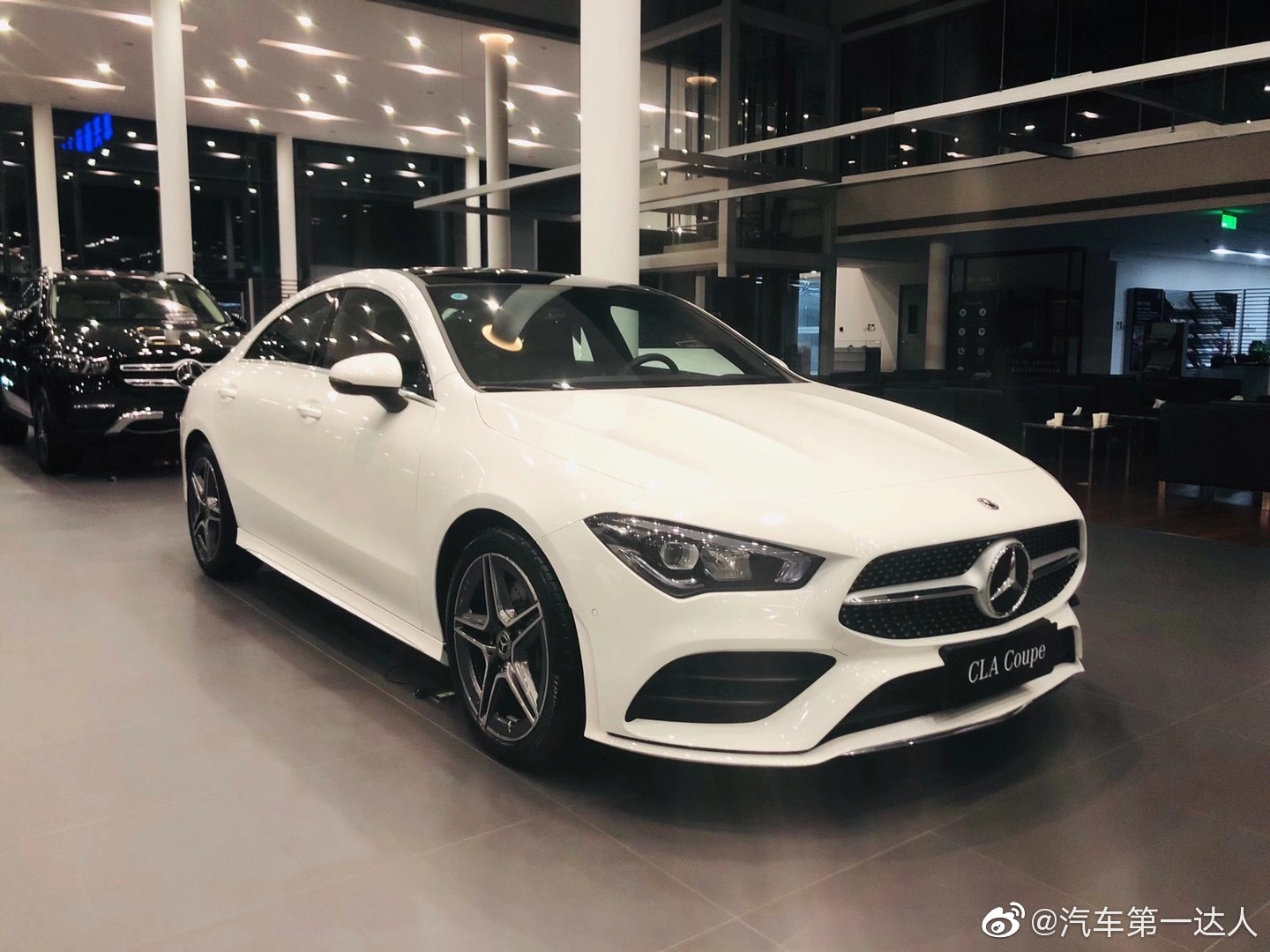 唯美，独型全新梅赛德斯-奔驰CLA四门轿跑车