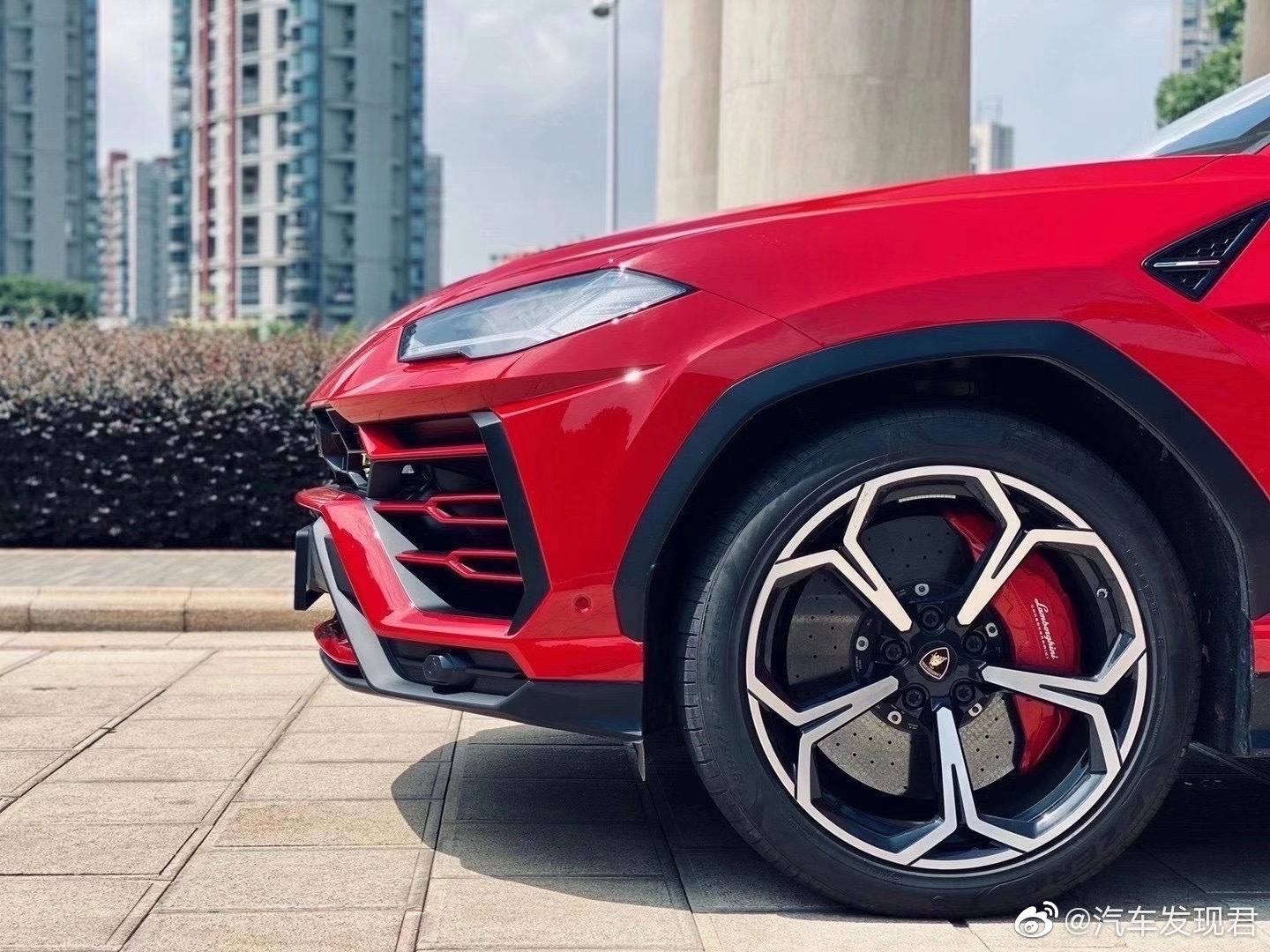 19年兰博基尼Urus越野车,4.0T 双红搭配