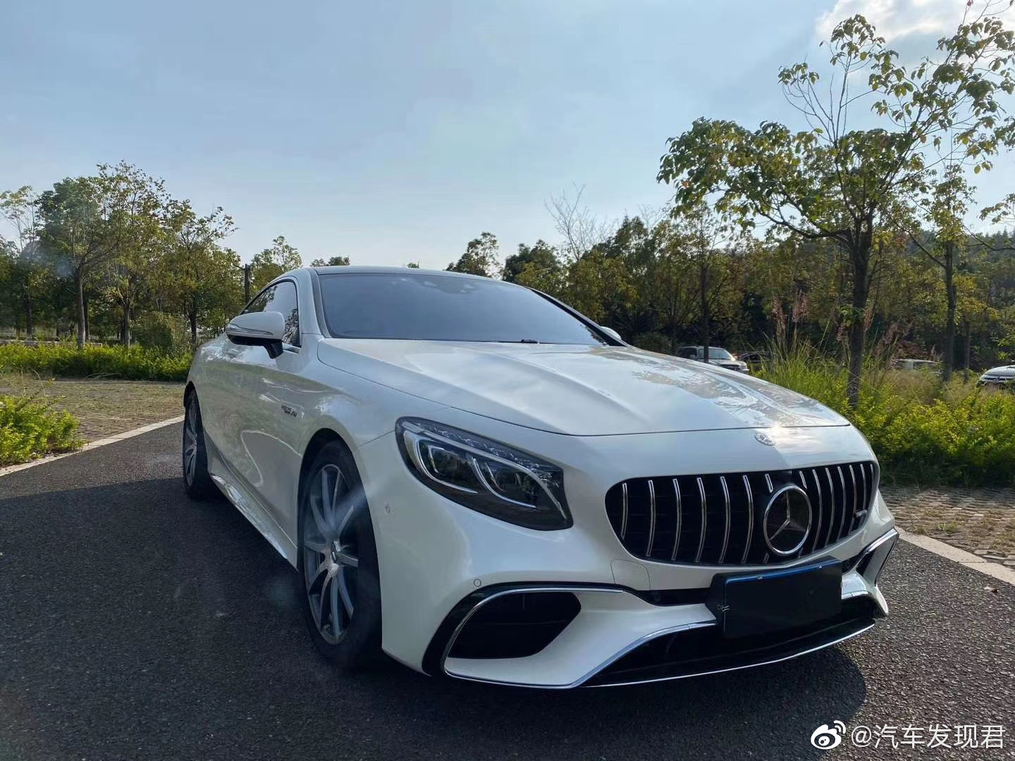 一台猛兽奔驰S63 AMG 4MaticCoupe 4.0 V8 612P双涡轮增压