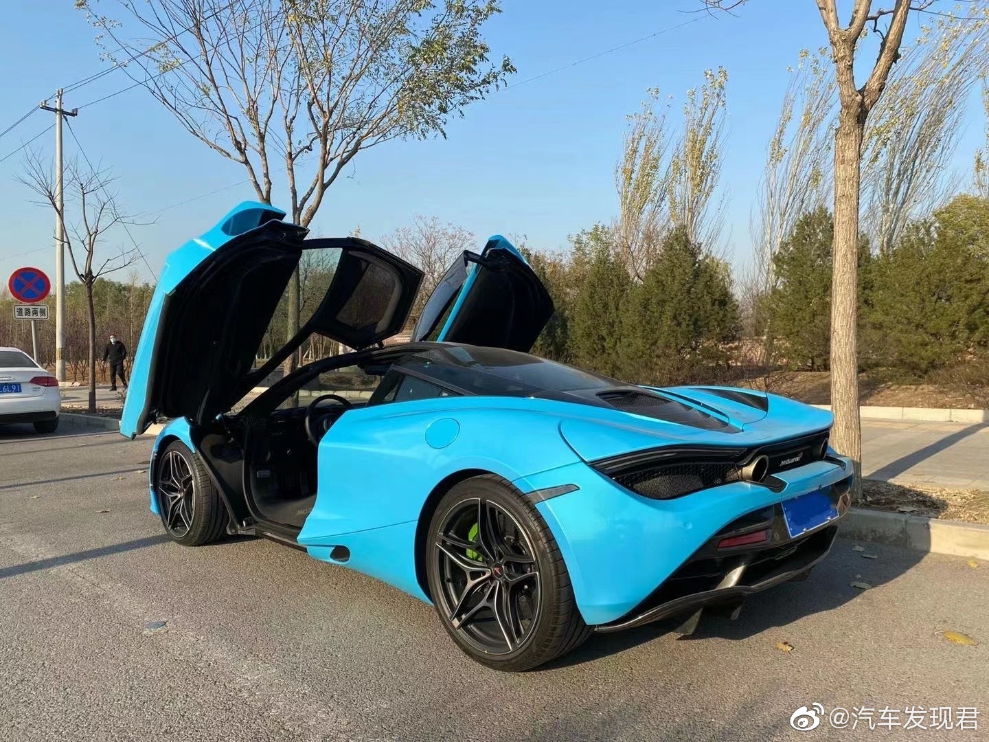 迈凯伦720s作为自家旗下的中量级跑车,自然被迈凯伦赋予厚望