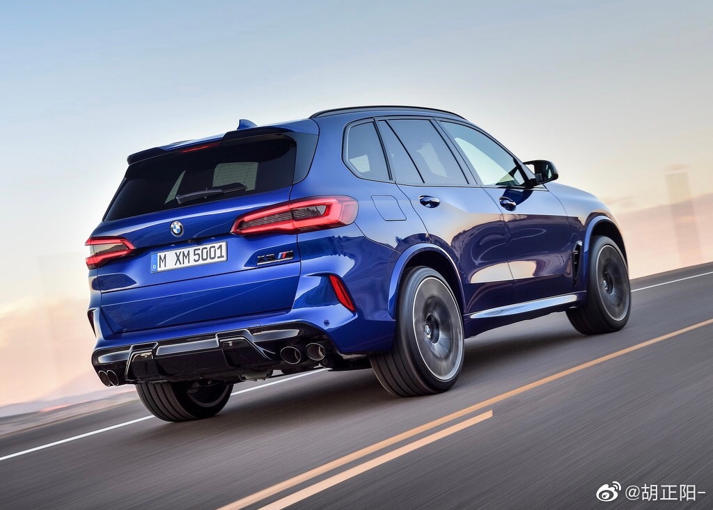 626马力BMW X5M雷霆版,零百3.8秒,喜欢哪个颜色的?