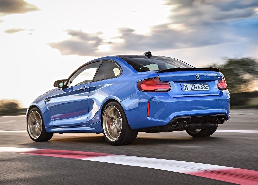 BMW M2 CS，450马力 550牛米，零百4秒，这套片子拍得忒漂亮了。