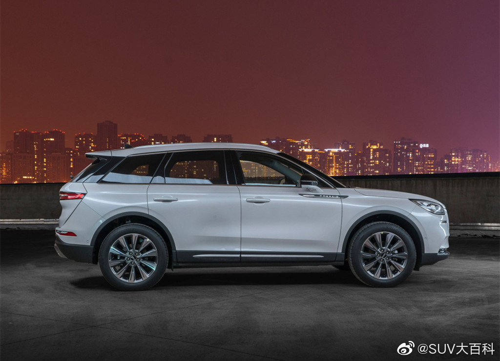 好看的汽车图片:国产林肯冒险家今晚正式上市
