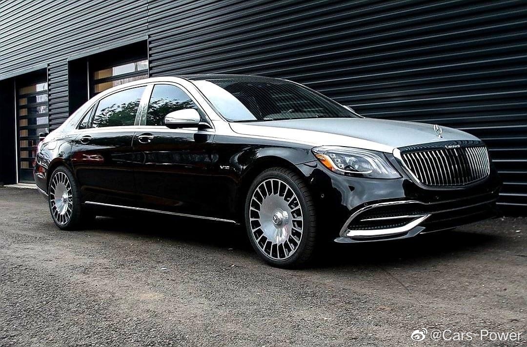 人见人爱 12缸双色大轿车 MAYBACH S650