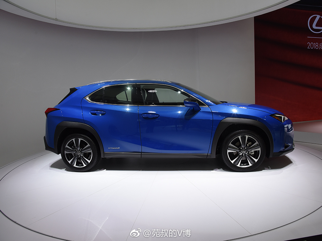 雷克萨斯UX，紧凑型SUV，未来要面对宝马X1奥迪Q3等车型