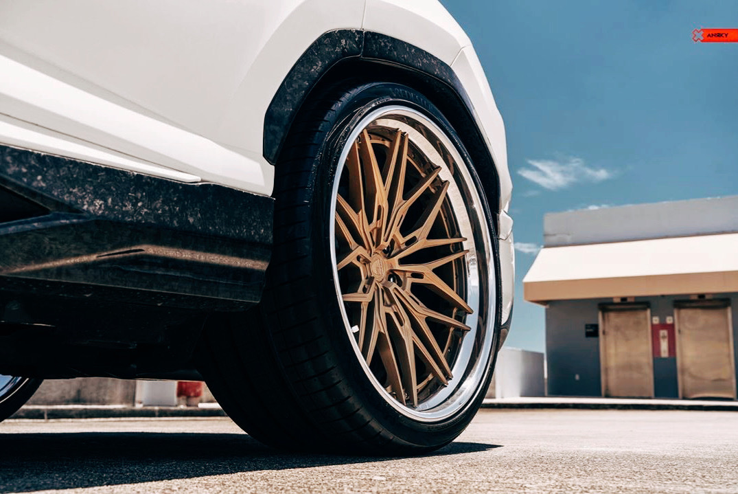 好看的汽车:晚安 梦想 Lamborghini Urus