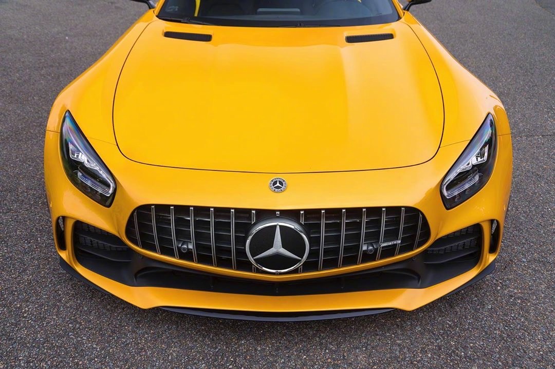 奔驰GT R,感觉整个GT系列根本在街上见不到啊……