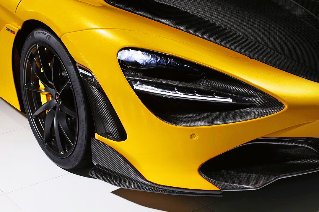 这夸张的碳纤维套件,是不是很喜欢…… McLaren 720S