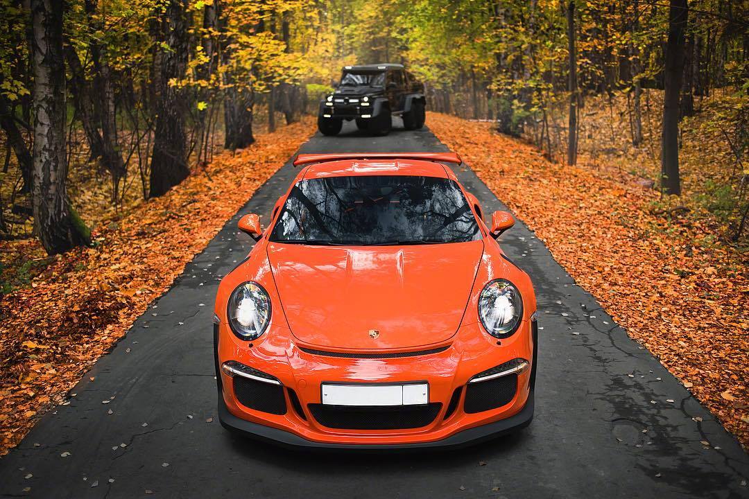 波蛙911 GT3 RS & 大黑G 6X6 Brabus。你更喜欢哪个呢?