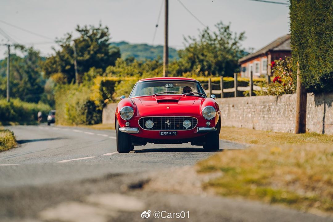 法拉利250 GT SWB GTO复刻版，售价100万美元起