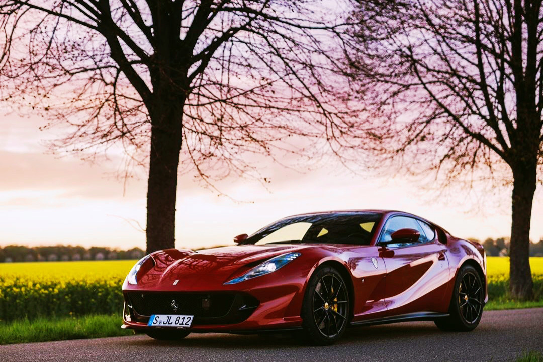 z早 年轻小伙的最爱 Ferrari 812 Superfast